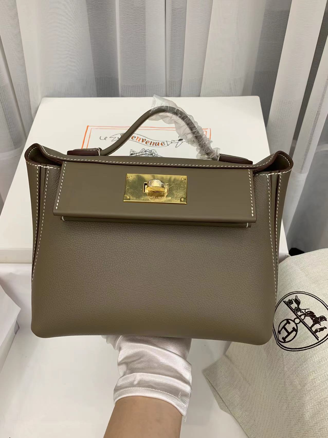 Hermes Kelly Mini 2424 21cm Handbag in Etoupe Clemence Leather 